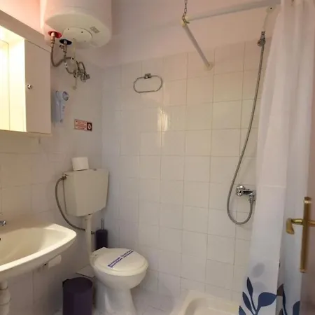 Central Apartments 帕拉利亚狄奥尼索